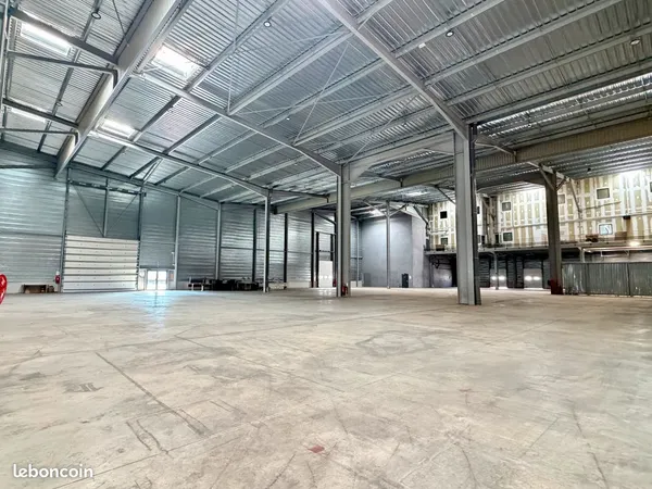 Local d'activité de 1000 m2 à 3000m2 - zone de gavarry, la crau
