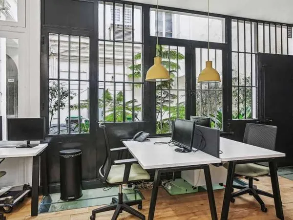 Bureau 90 m²