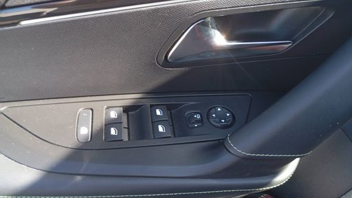 Peugeot 2008 1.2 Puretech 155 EAT8 - Gt Pack – 2022 – 52249 km – Essence – Boîte Automatique — photo 10