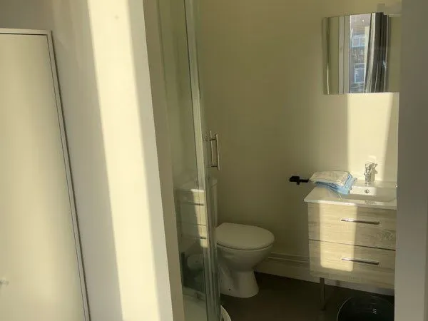 Collocation à Croix, salle de bain privative