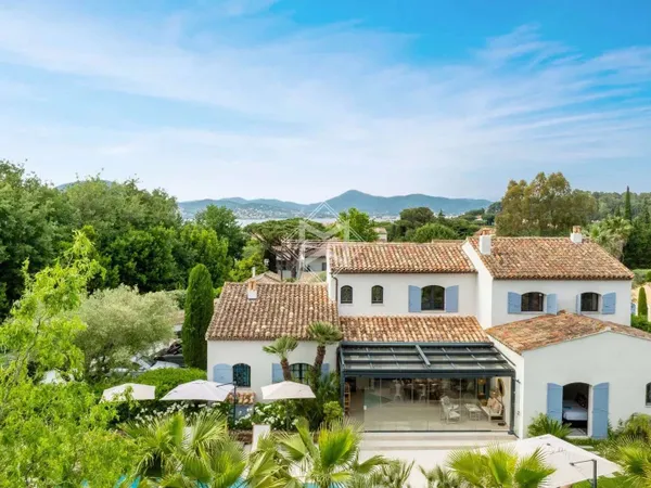 Villa 300 m²
