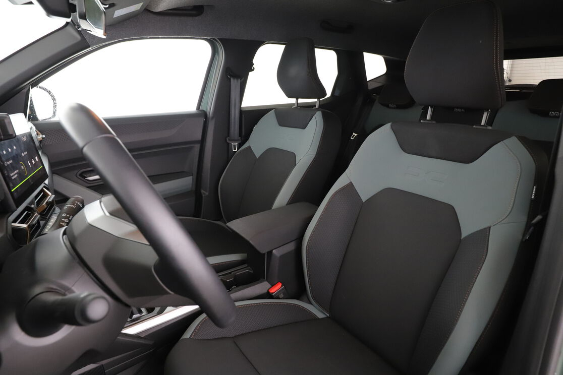 Dacia Duster 1.6 Hybrid Extreme + 4x2 BVA — photo 9