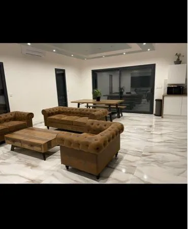 MAISON CONTEMPORAINE - 125 m² - SAINT-JULIEN-LES-ROSIERS