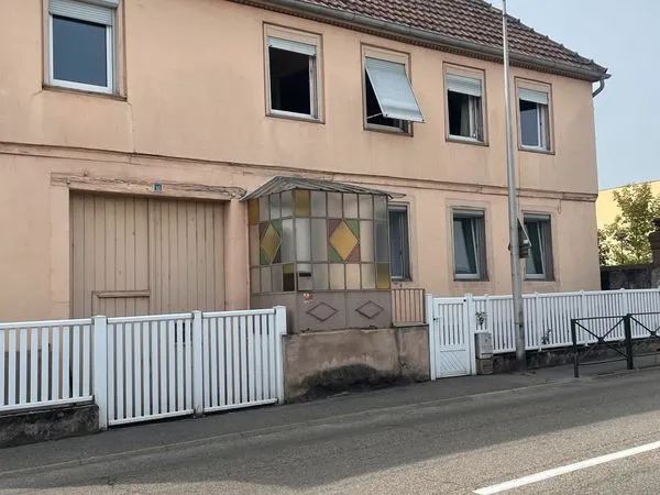 Coquet f2 meublé en rez-de-chaussée