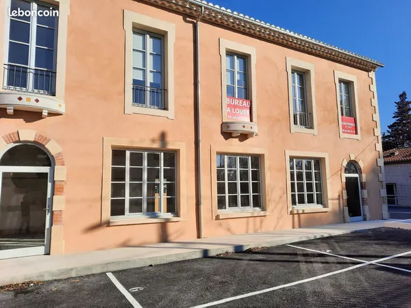 Deux très beaux cabinets / bureaux à Nîmes