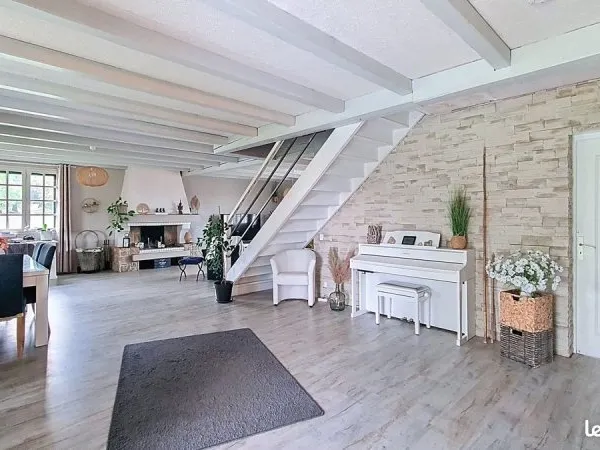 Maison 7 pièces 216 m²