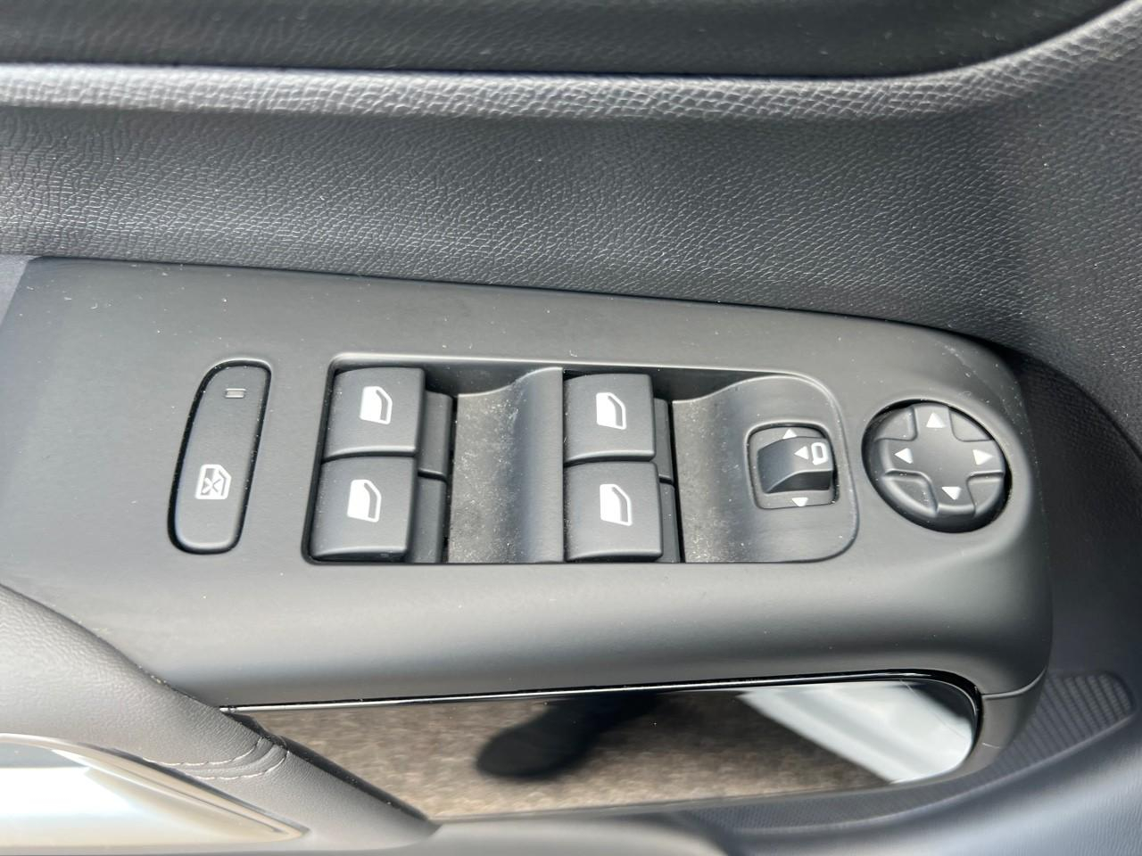 Citroën C5 Aircross hybride rechargeable 225 e-eat8 shine pack — photo 17