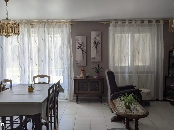 Très bel appartement F4 agencé en F3 de 85 m2