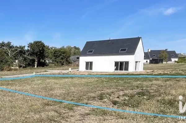 Terrain 695 m²