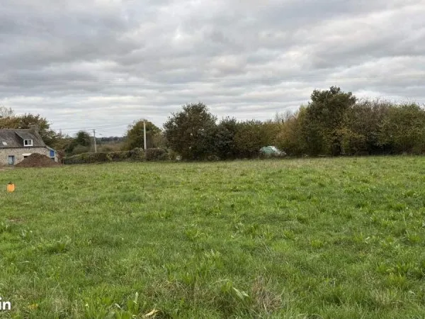 Terrain 783 m² PLELO
