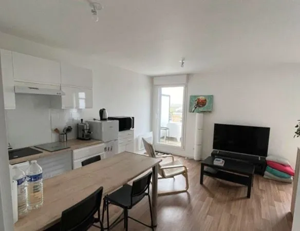 T1 BIS 32 m² - CARPIQUET - DERNIER ÉTAGE AVEC BALCON ET PARKING