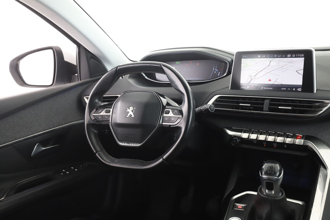 Peugeot 3008 1.2 PureTech Allure — photo 12