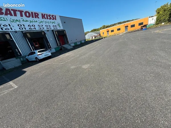 à vendre - murs d'un ancien abattoir / local d'activité - montereau-fault-yonne (77)