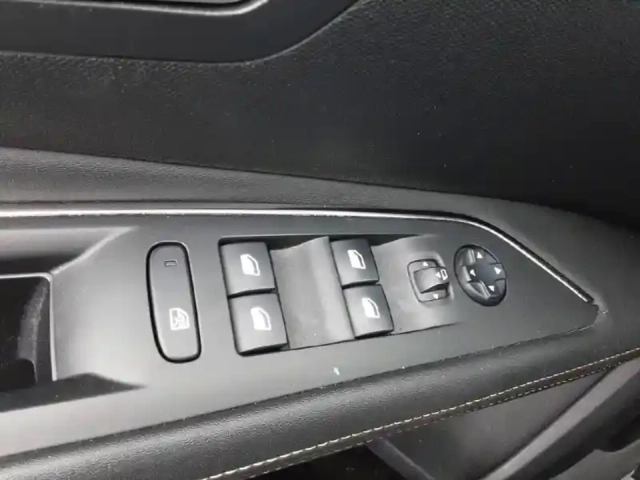 Peugeot 3008 hybrid4 300 e-eat8 — photo 60