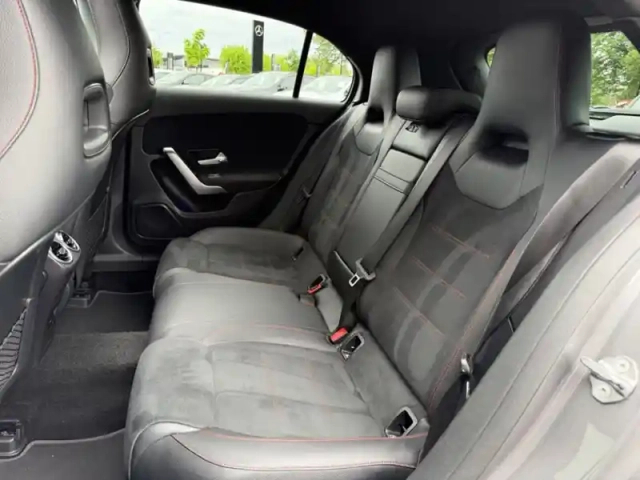 Mercedes Classe A 200 d amg line — photo 34