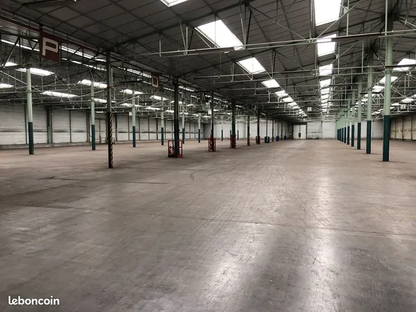 Location activité/entrepôt - 6700 m²
