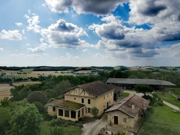 Propriété à vendre, Gers: DPE A Propriété équestre (ou propriété privée) sur son promontoire, très a