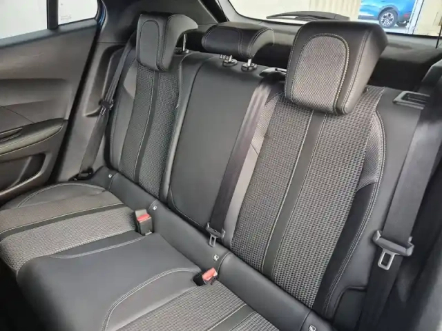 Peugeot 2008 puretech 130 s&amp;s eat8 — photo 25