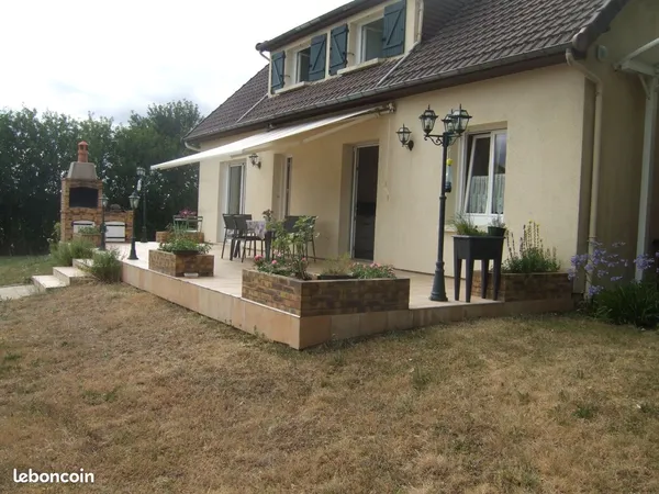 Maison individuel 152m² habitable avec 6815m² de terrain plus piscine