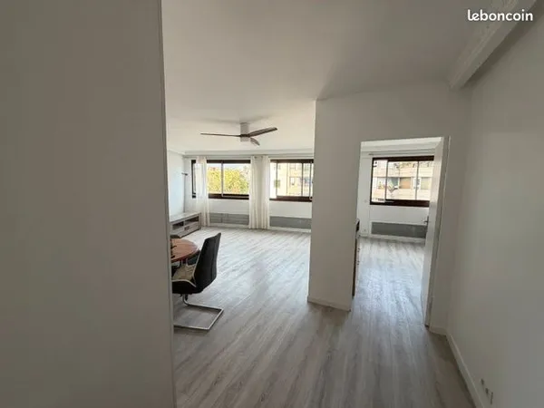 A vendre appartement 4 pièces lumineux avec 3 chambres