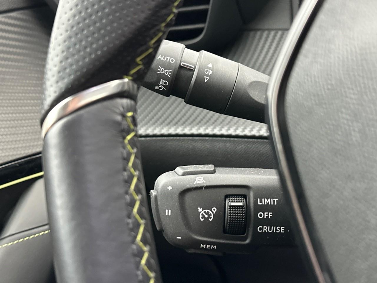 Peugeot 208 puretech 100 s&s bvm6 gt pack — photo 17