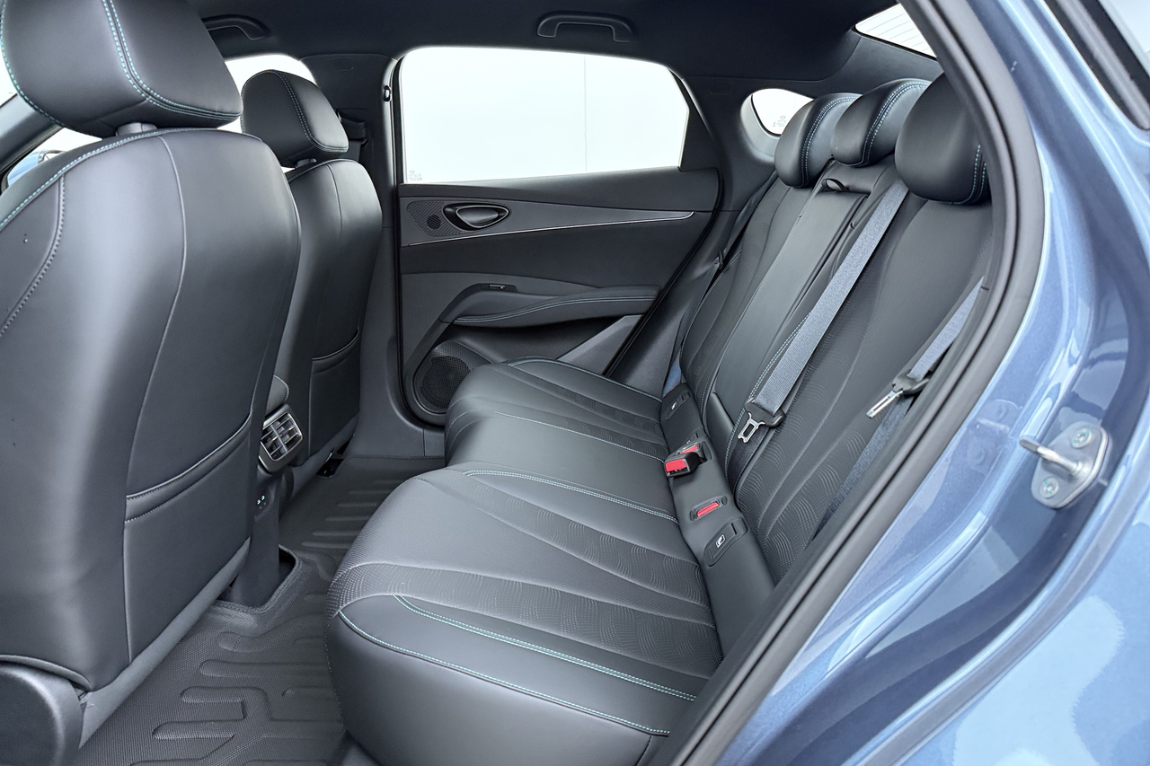 BYD Seal 6 — photo 8