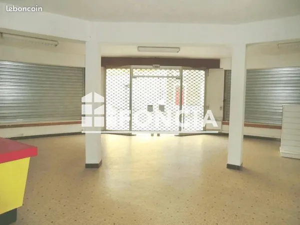 Local commercial 121 m²