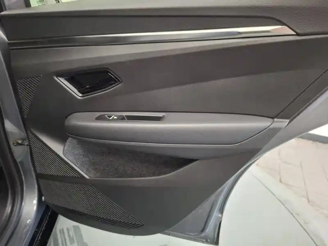 Renault Megane e-tech ev60 220 ch super charge — photo 20