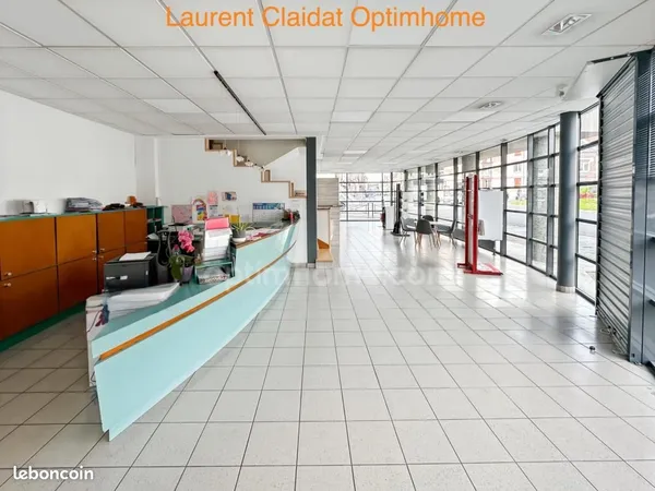 Local bureaux 353 m²