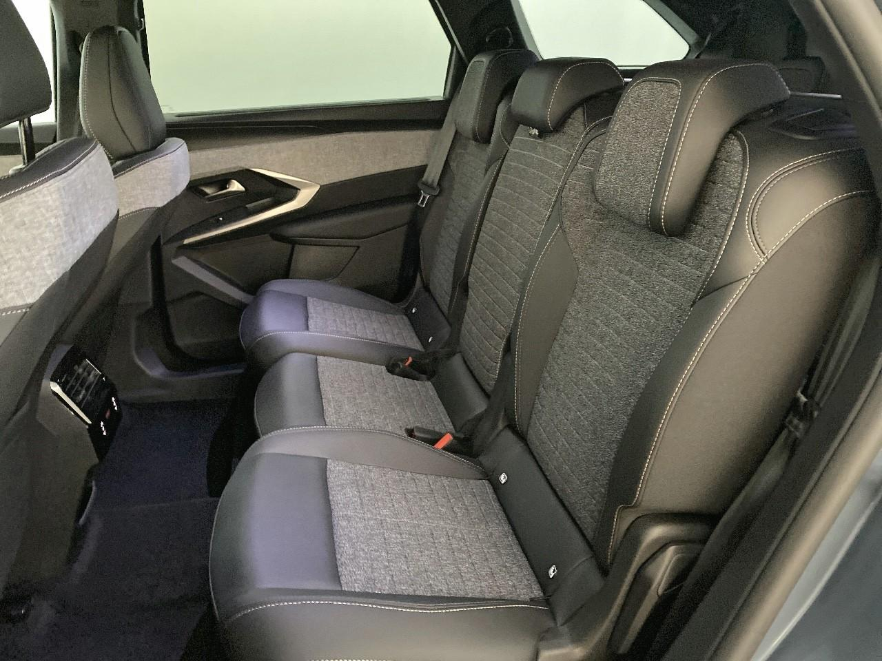 Peugeot 5008 hybrid 145 ch e-dcs6 allure — photo 10
