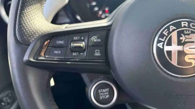 Alfa Romeo Tonale 1.3 hybride rechargeable phev 280ch at6 e-q4 — photo 20