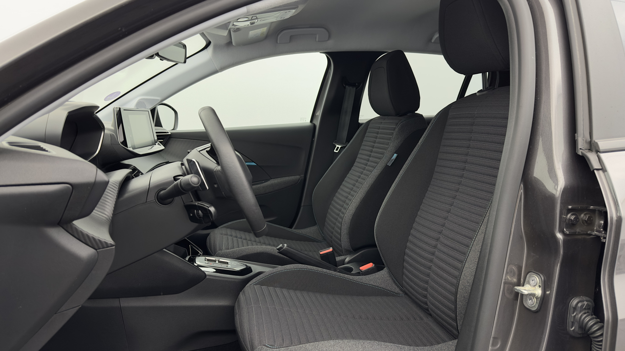Peugeot 208 PureTech 100 S&amp;S EAT8 — photo 12