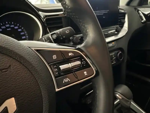 Kia Xceed active 1.5 160 ch dct7 — photo 16