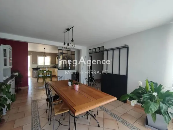 Maison 8 pièces 182 m²