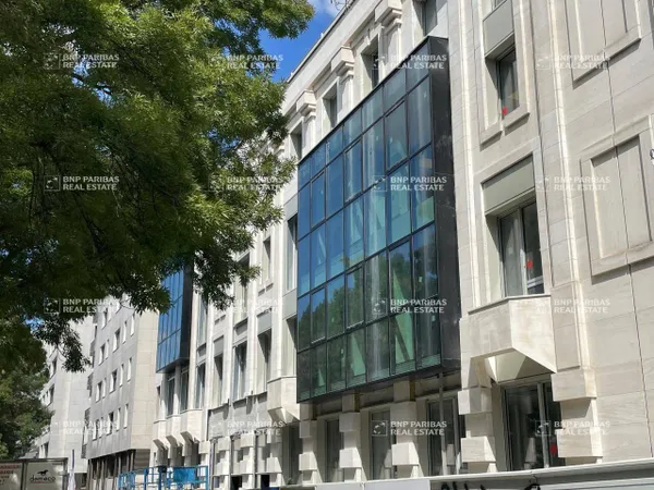 Bureaux 920 m²