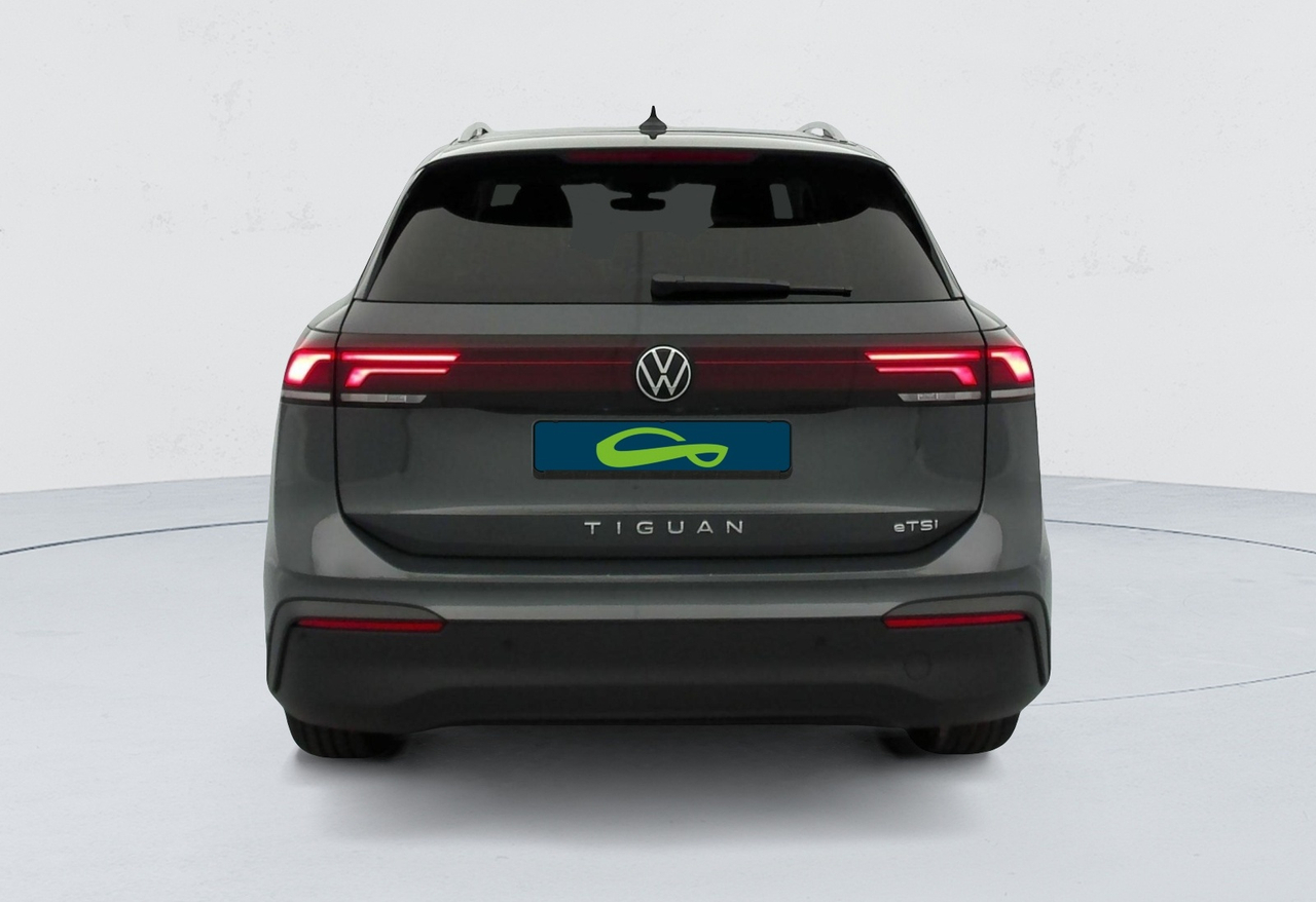 Volkswagen Tiguan — photo 4