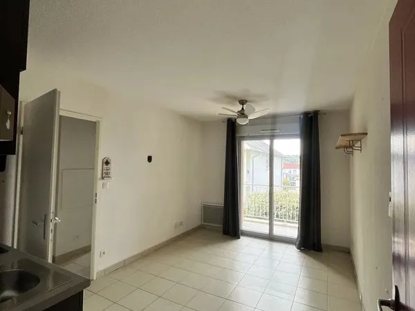 T2 lumineux - Balcon - Proche thermes & centre-ville