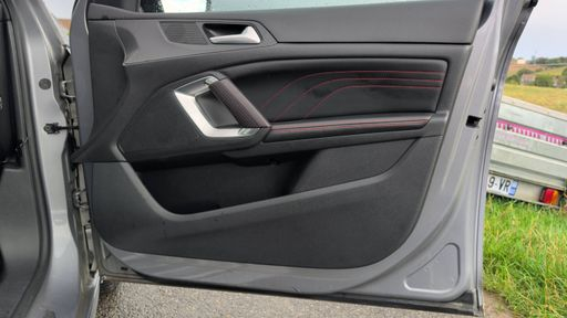 Peugeot 308 SW 1.6 BlueHDi 120 EAT6 - GT Line – 2017 – 136964 km – Diesel – Boîte Automatique — photo 39