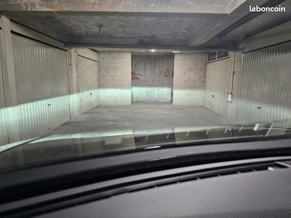 Box fermé dans résidence sécurisée