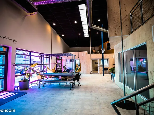 Local 995 m² BREST