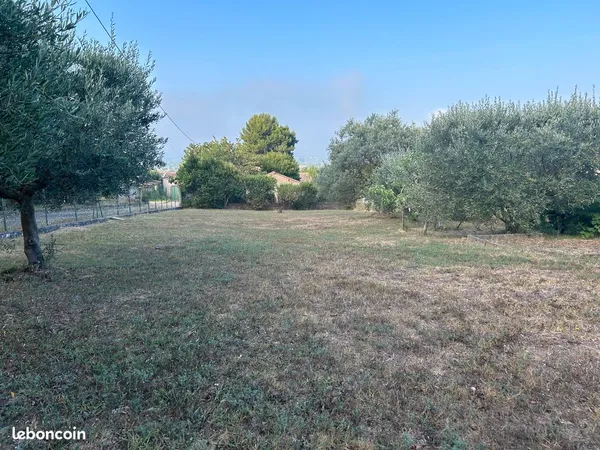 Terrain à bâtir viabilisé - 530 m² - Permis purgé - Villelaure
