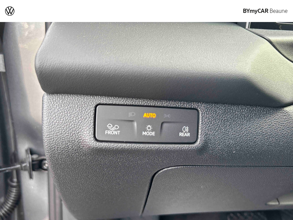 Volkswagen T-Roc 1.5 eTSI EVO2 Hybrid 150 ch DSG7 — photo 19