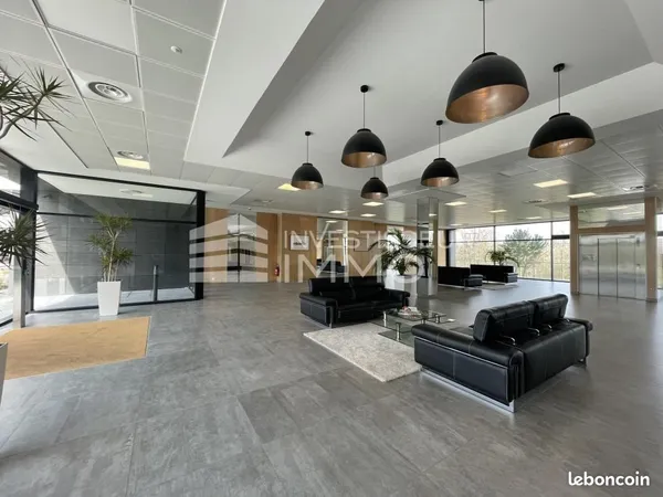 Bureaux 277 m²