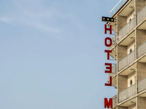 Hôtel 35 pièces 2500 m²
