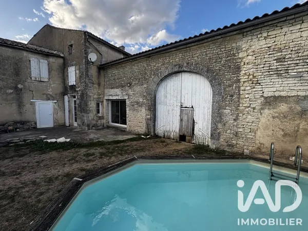 Maison 8 pièces 255 m²