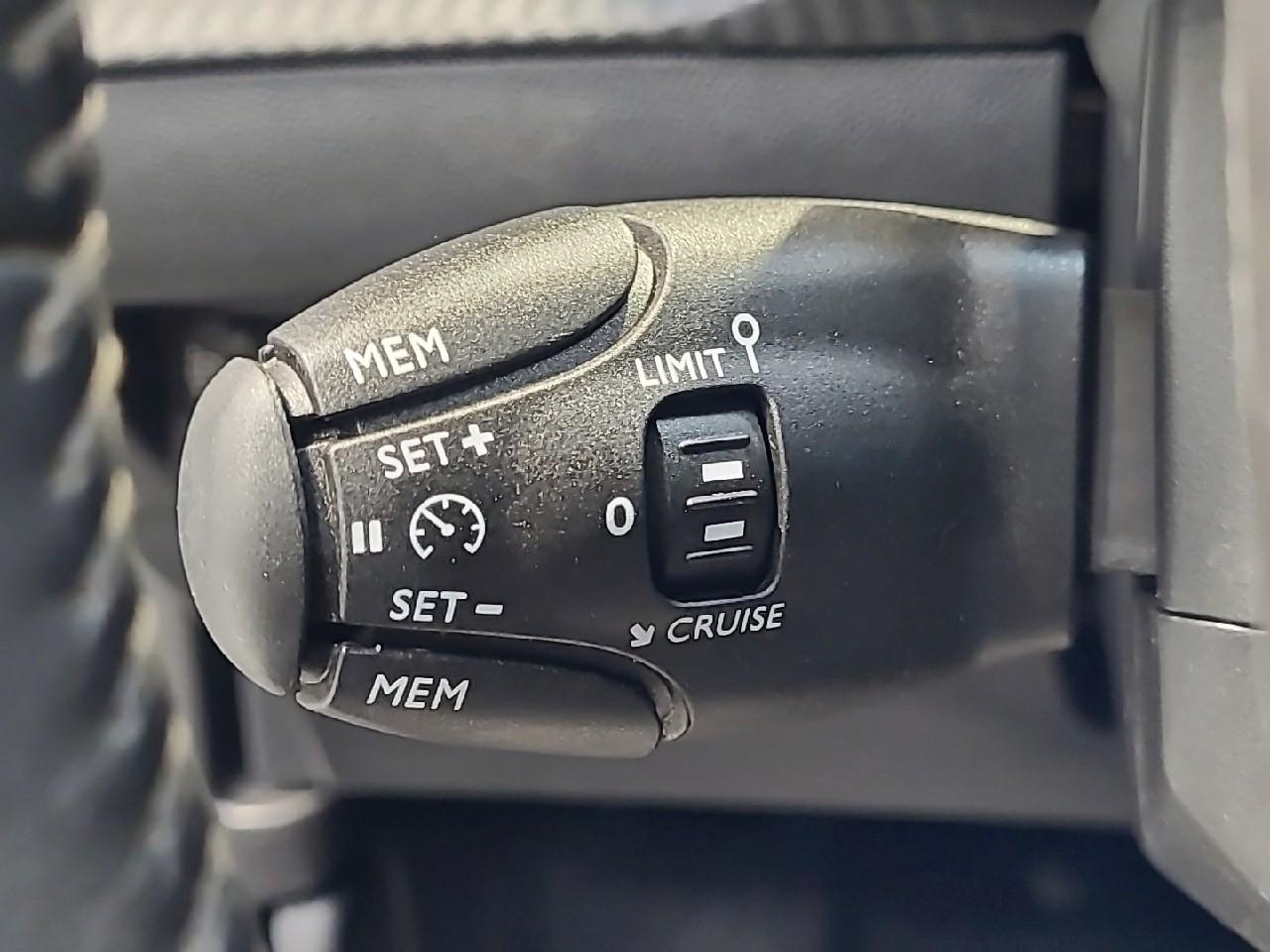 Peugeot 2008 bluehdi 130 s&s eat8 allure — photo 24
