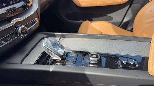 Volvo XC60 2.0 T6 340 AWD BVA - Inscription Luxe – 2021 – 92000 km – Hybride rechargeable – Boîte Automatique — photo 30
