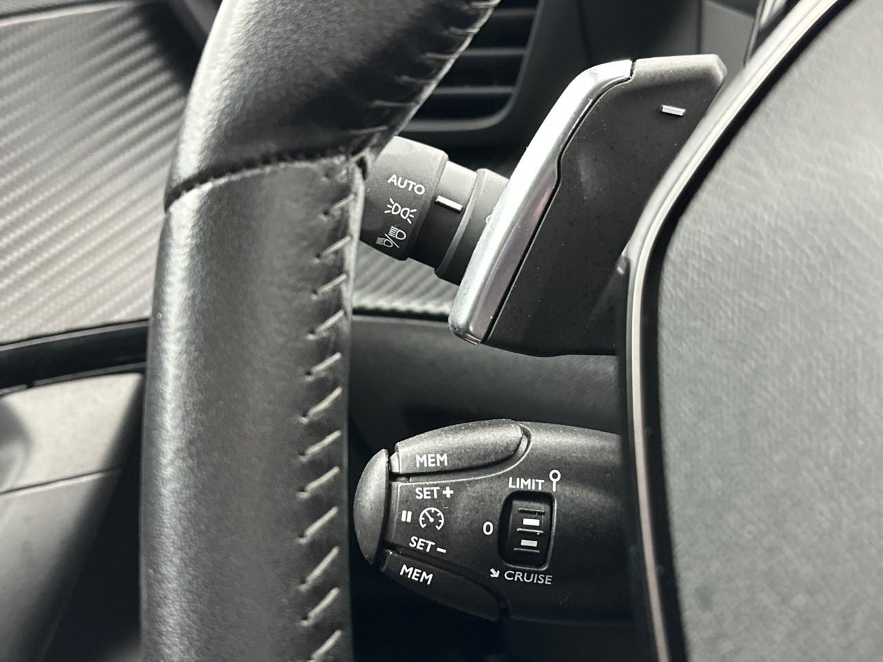 Peugeot 2008 bluehdi 130 s&s eat8 allure pack — photo 17