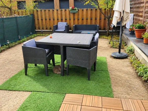 Rare aux Lilas : 2 pièces de 49 m² avec deux jardins privatifs de 70 m², au calme et à l'abri des re