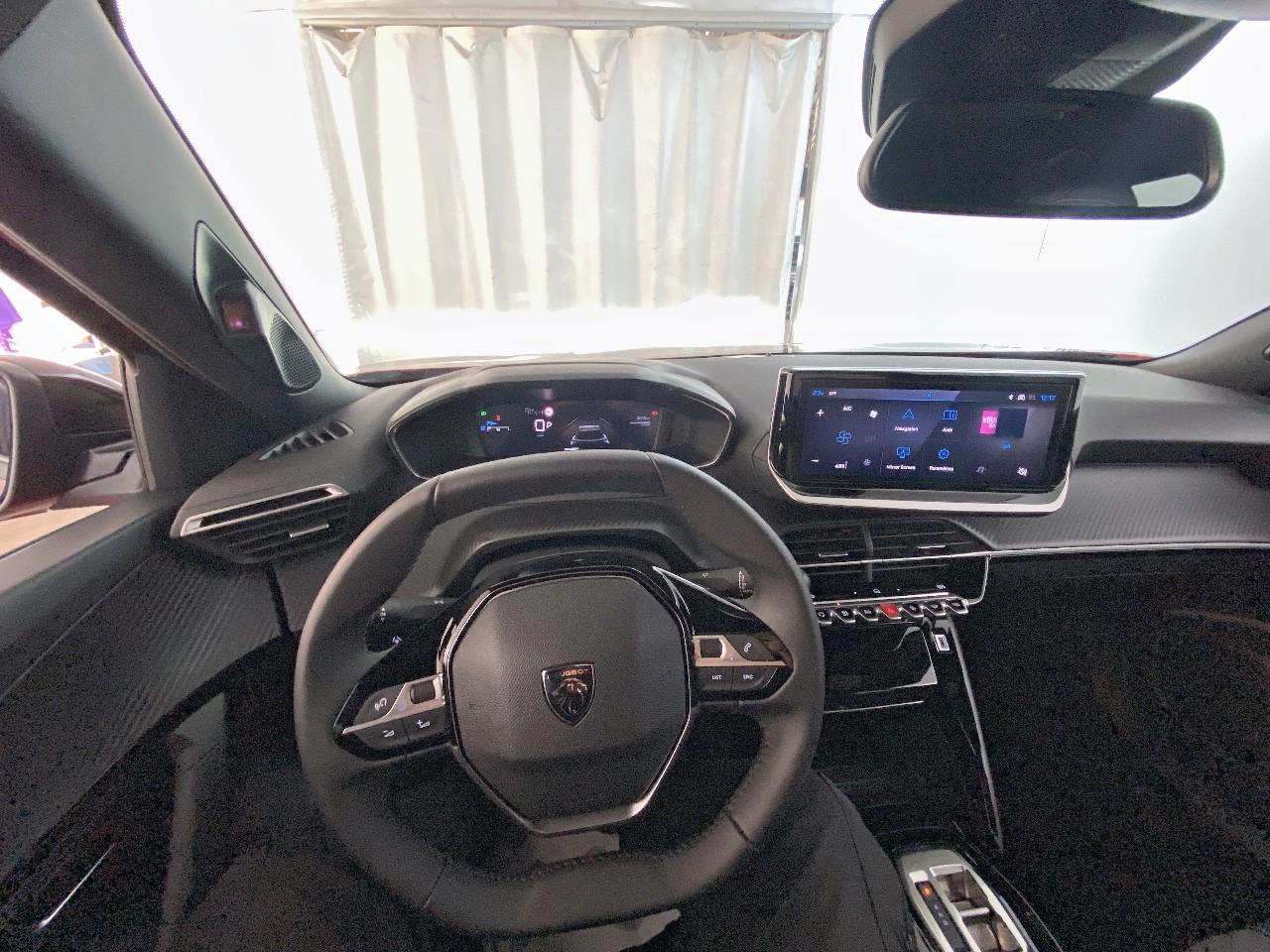 Peugeot 2008 hybrid 145 ch e-dcs6 allure — photo 12
